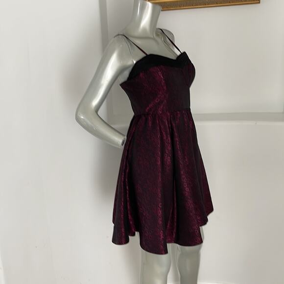 Mise En Scène By Ruffian Fall 2009 Jacquard Red/Black Floral Dress Size 4 - Picture 3 of 12
